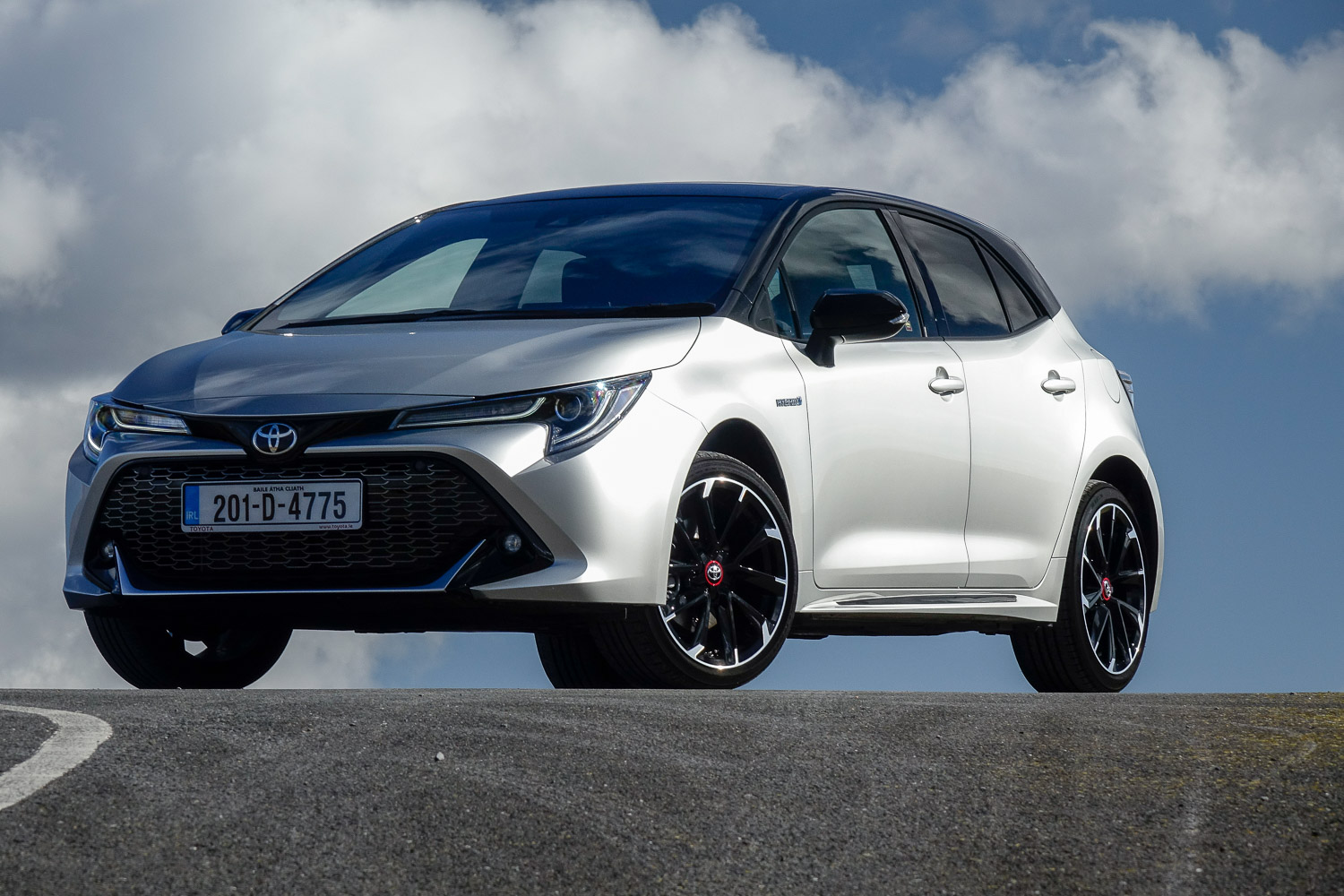 Car Reviews | Toyota Corolla 2.0 Hybrid GR Sport (2020) | CompleteCar.ie