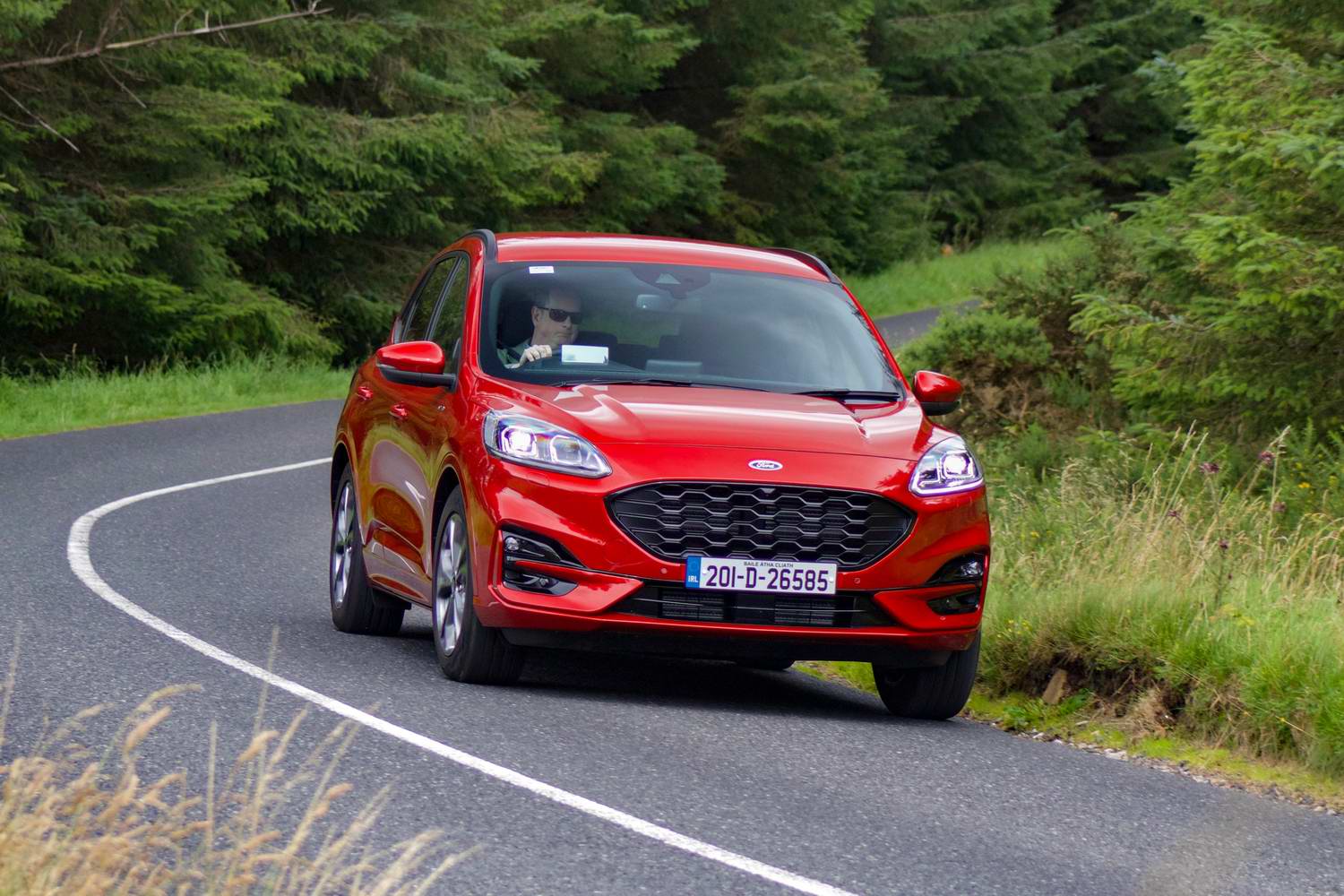 Car Reviews | Ford Kuga PHEV plug-in hybrid (2020) | CompleteCar.ie