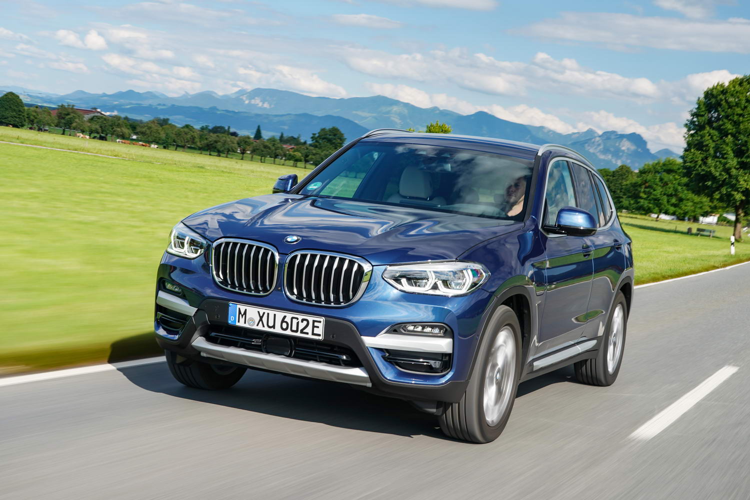 Car Reviews | BMW X3 xDrive30e hybrid (2020) | CompleteCar.ie