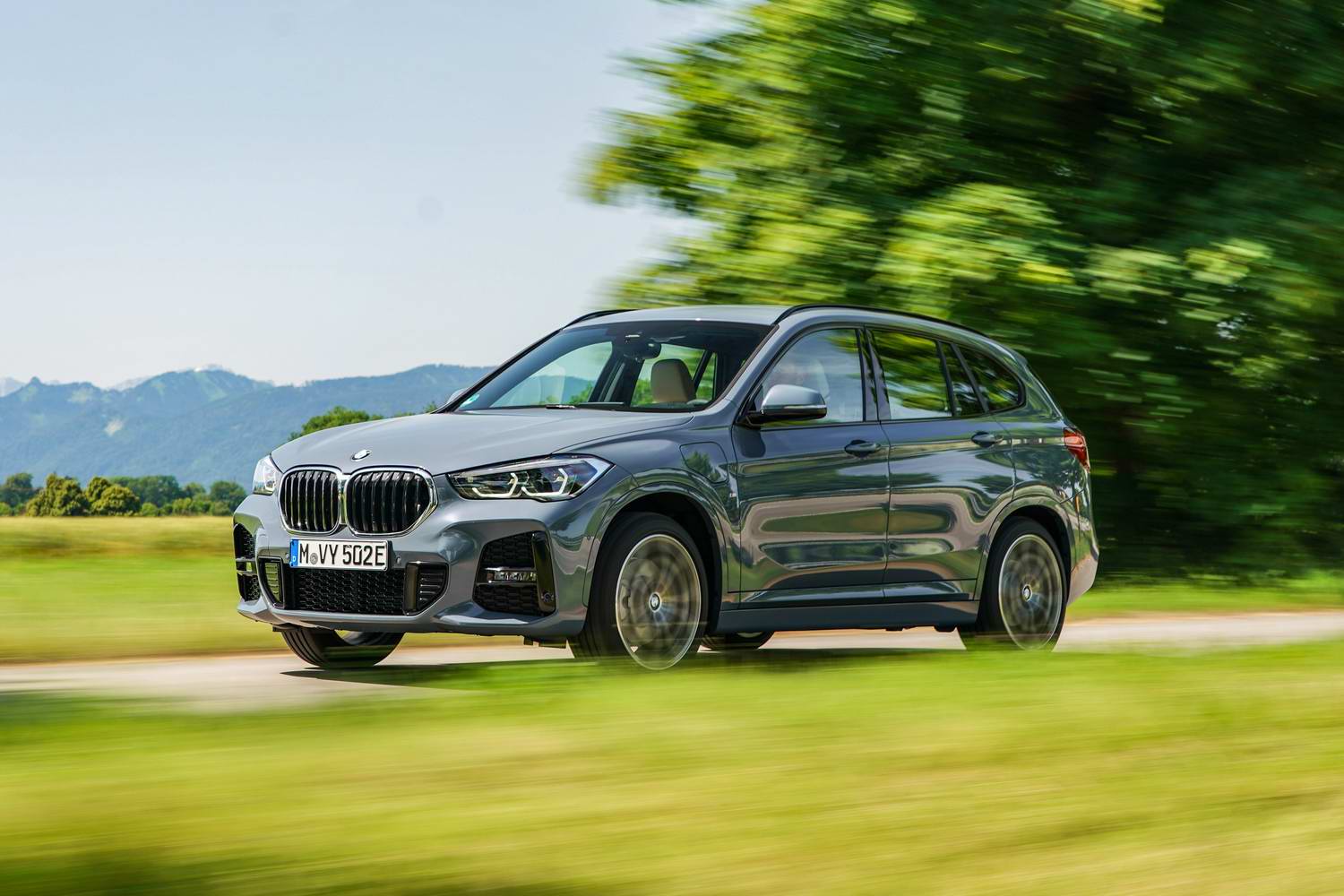 Car Reviews | BMW X1 xDrive25e hybrid (2020) | CompleteCar.ie