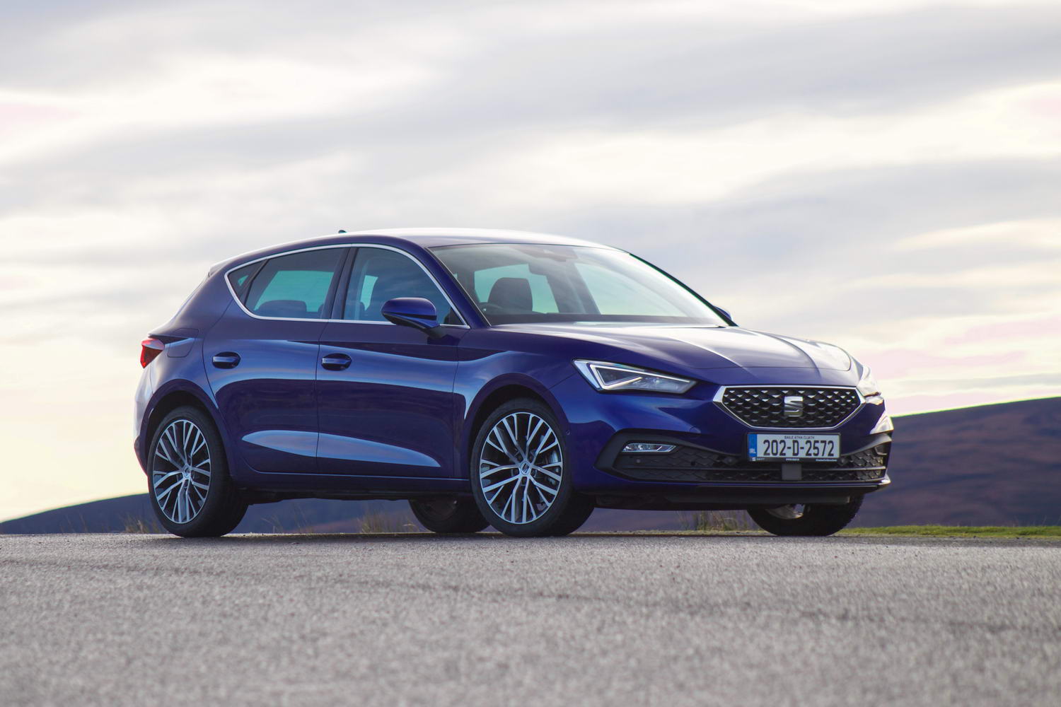 Car Reviews | SEAT Leon 1.5 TSI Xcellence (2020) | CompleteCar.ie