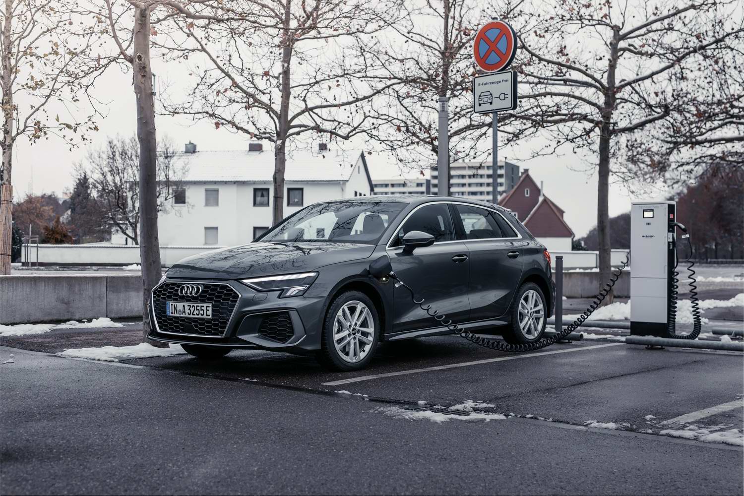 Car Reviews | Audi A3 40 TFSI e hybrid (2021) | CompleteCar.ie