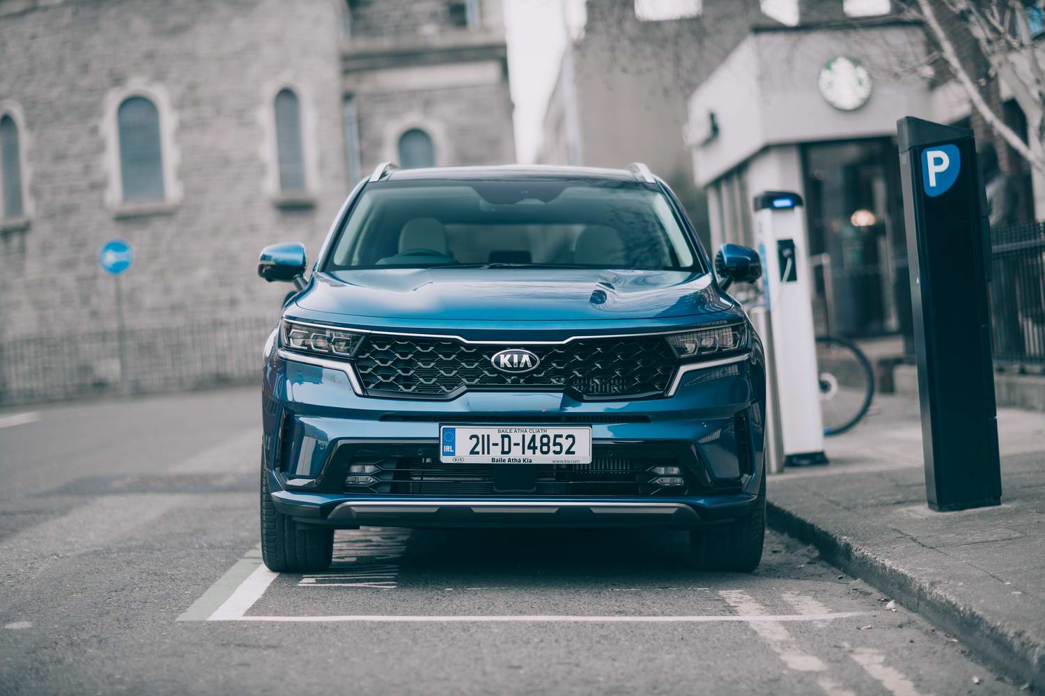 Car Reviews | Kia Sorento PHEV hybrid (2021) | CompleteCar.ie
