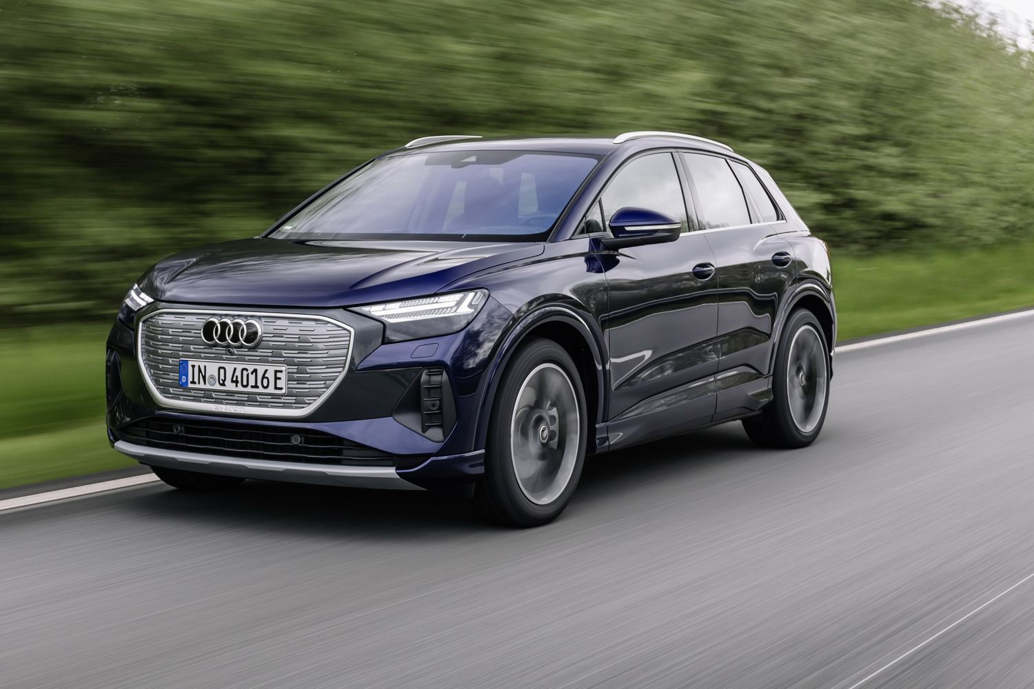Car Reviews | Audi Q4 e-tron 40 (2021) | CompleteCar.ie