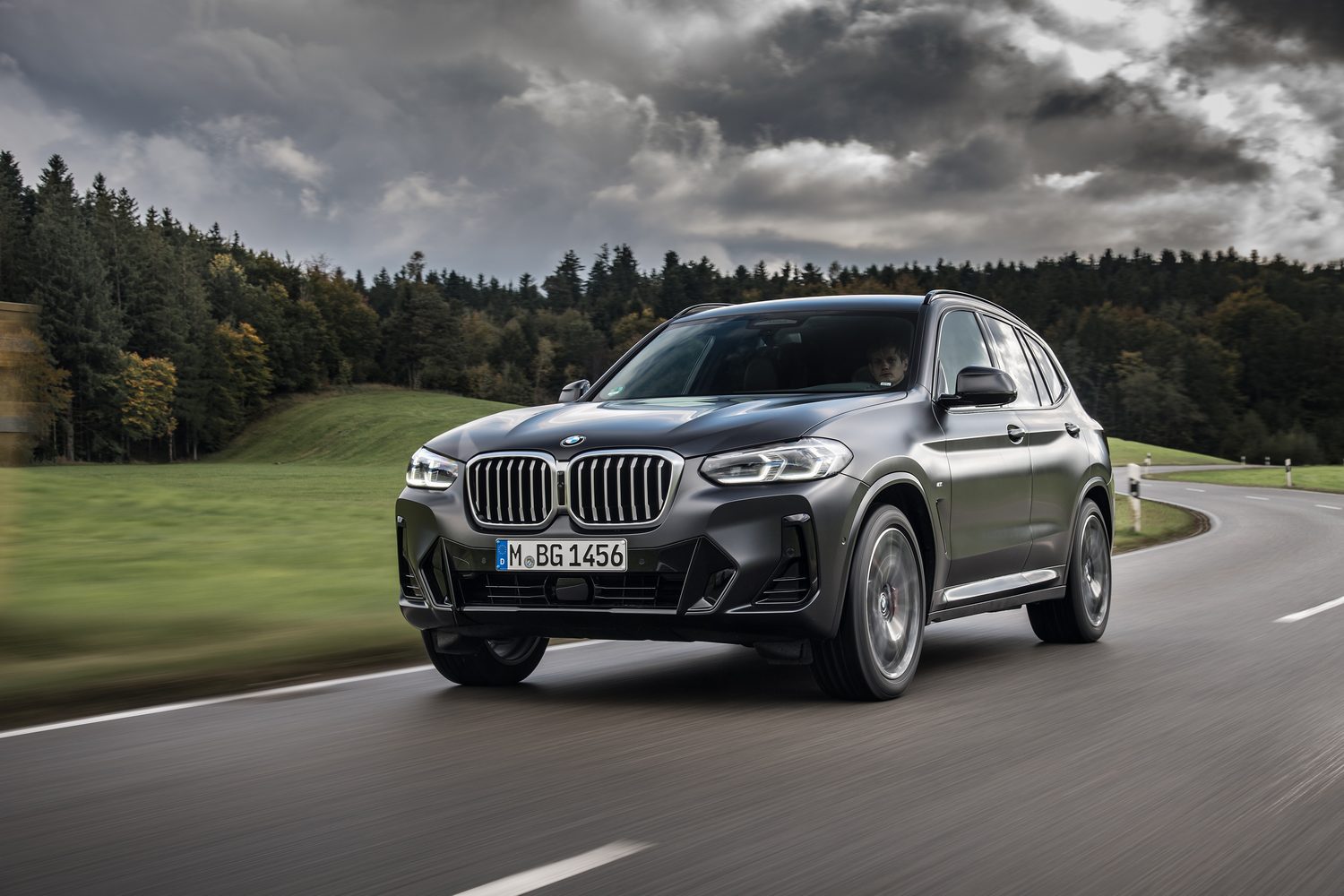 Car Reviews | BMW X3 xDrive30d (2022) | CompleteCar.ie