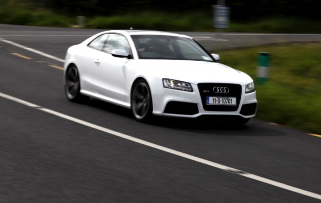 Car Reviews | Audi RS 5 | CompleteCar.ie