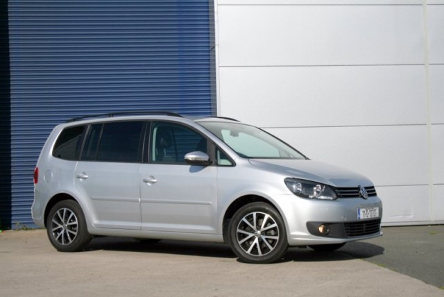 Car Reviews | Volkswagen Touran | CompleteCar.ie
