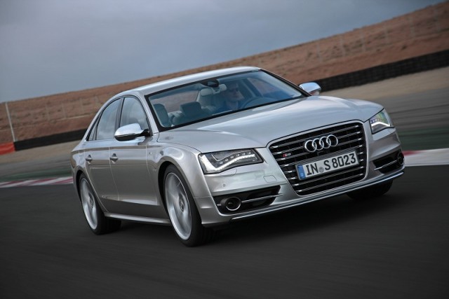 Car Reviews | Audi S8 saloon | CompleteCar.ie