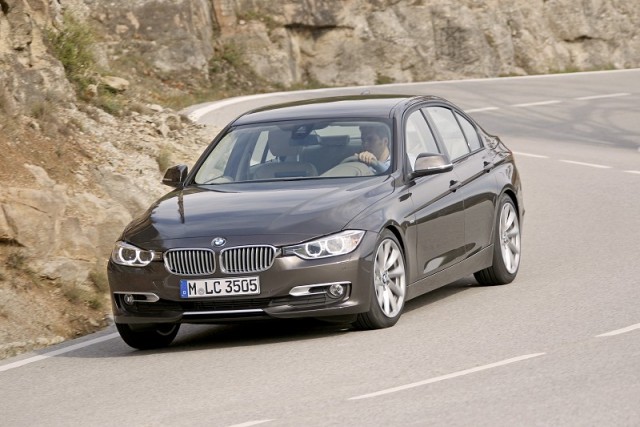 Car Reviews | BMW 3 Series | CompleteCar.ie
