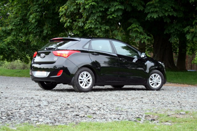Car Reviews | Hyundai i30 | CompleteCar.ie