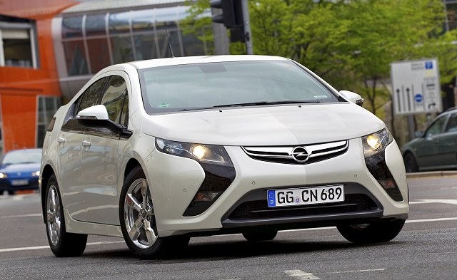 Car Reviews | Opel Ampera | CompleteCar.ie
