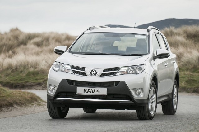 Car Reviews | Toyota RAV4 | CompleteCar.ie