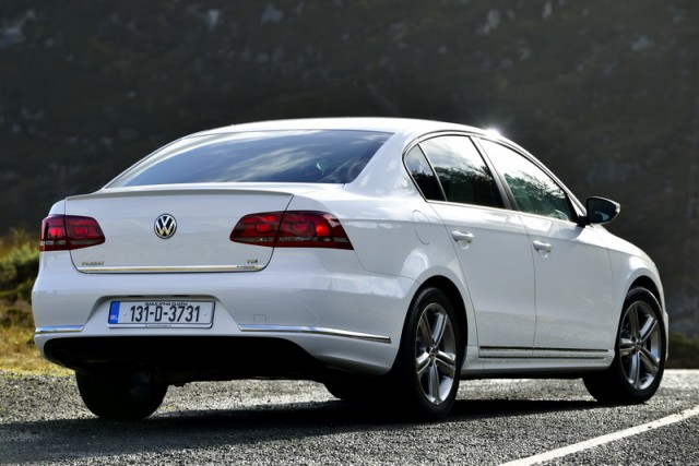 Car Reviews | Volkswagen Passat Edition-R | CompleteCar.ie