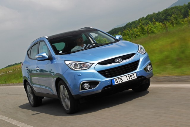 Car Reviews | Hyundai ix35 | CompleteCar.ie