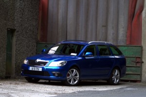 Car Reviews | Skoda Octavia Combi RS | CompleteCar.ie
