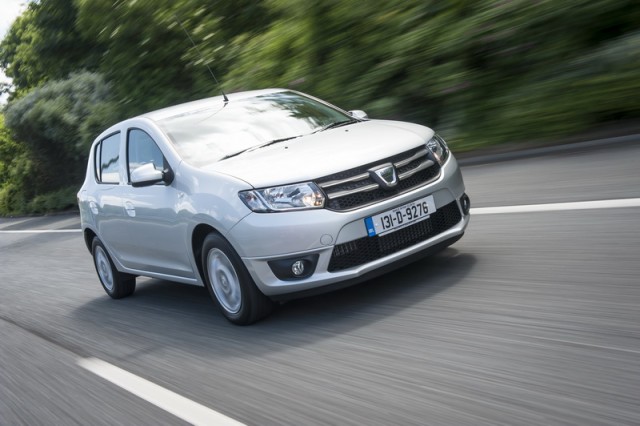 Car Reviews | Dacia Sandero | CompleteCar.ie