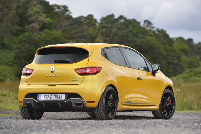 Car Reviews | Renault Clio Renaultsport 200 Turbo | CompleteCar.ie