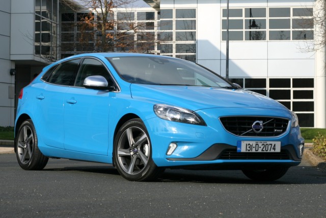 Car Reviews | Volvo V40 R-Design | CompleteCar.ie
