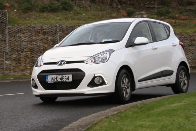 Car Reviews | Hyundai i10 | CompleteCar.ie