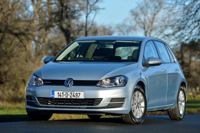 Car Reviews | Volkswagen Golf BlueMotion | CompleteCar.ie