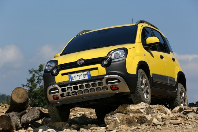 Car Reviews | Fiat Panda Cross | CompleteCar.ie