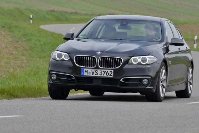 Car Reviews | BMW 518d | CompleteCar.ie