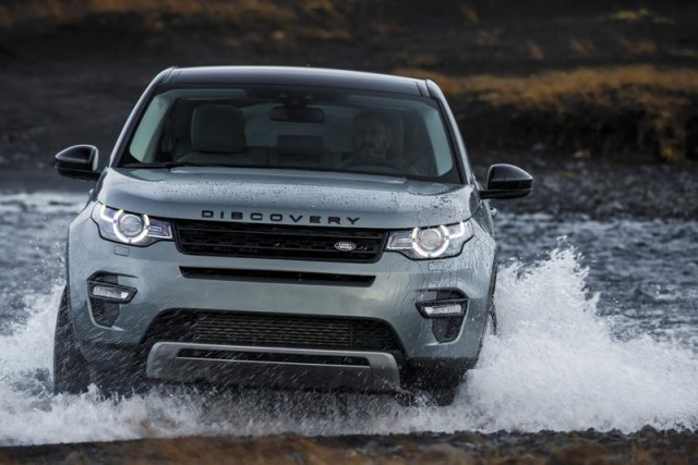 Car Reviews | Land Rover Discovery Sport | CompleteCar.ie