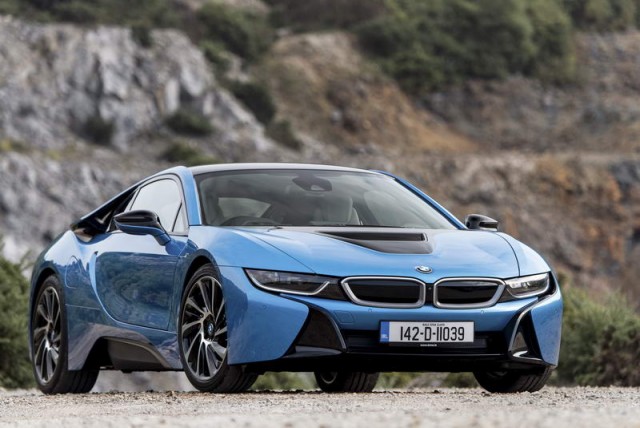Car Reviews | BMW i8 | CompleteCar.ie