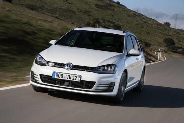 Car Reviews | Volkswagen Golf GTD Estate | CompleteCar.ie