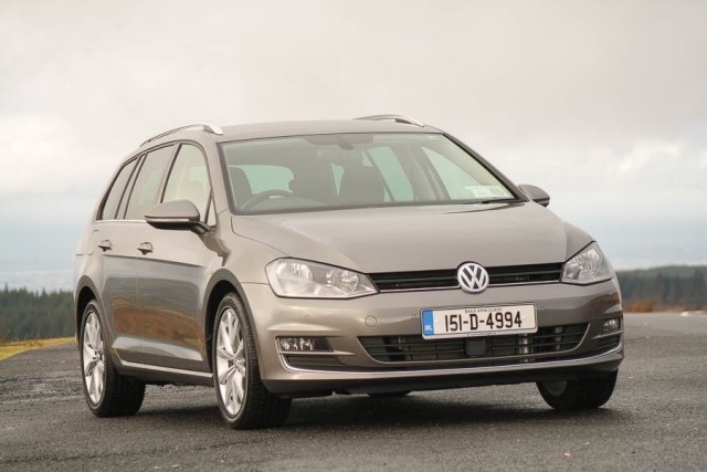 Car Reviews | Volkswagen Golf Estate | CompleteCar.ie