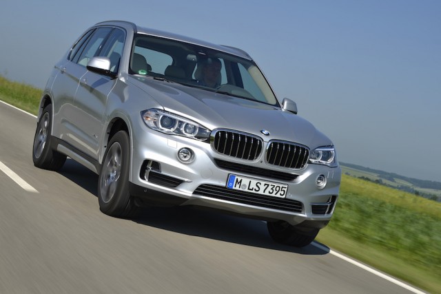 Car Reviews | BMW X5 xDrive40e | CompleteCar.ie