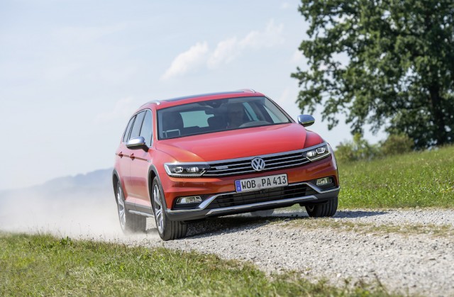 Car Reviews | Volkswagen Passat Alltrack | CompleteCar.ie