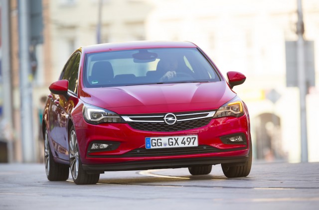 Car Reviews | Opel Astra 1.6 CDTi | CompleteCar.ie