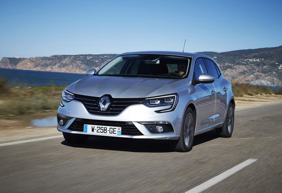 Car Reviews | Renault Megane dCi 130 | CompleteCar.ie