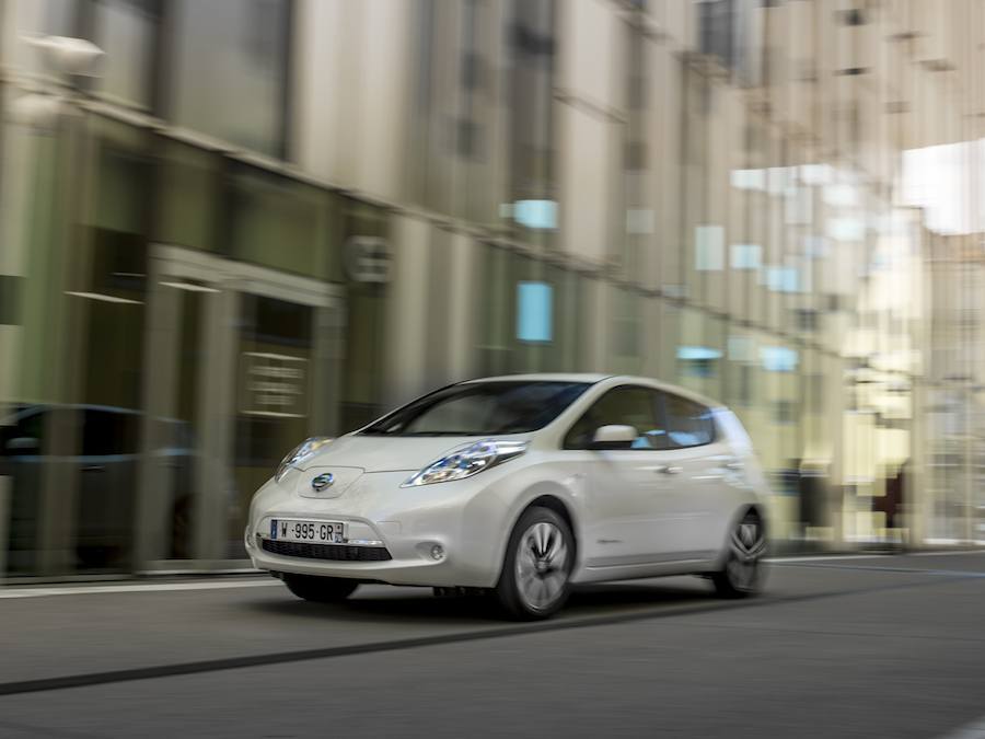 Car Reviews | Nissan Leaf 30kWh | CompleteCar.ie