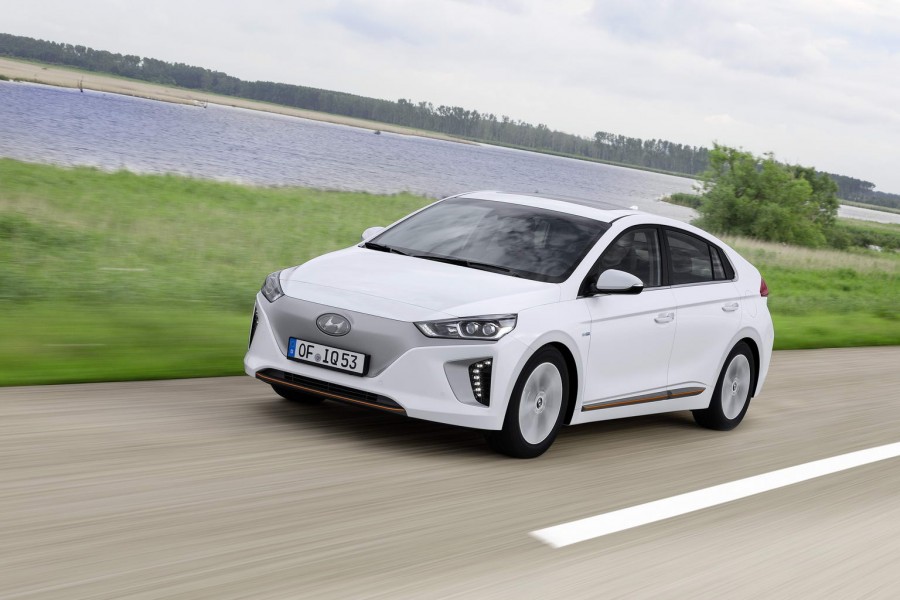 Car Reviews | Hyundai Ioniq | CompleteCar.ie