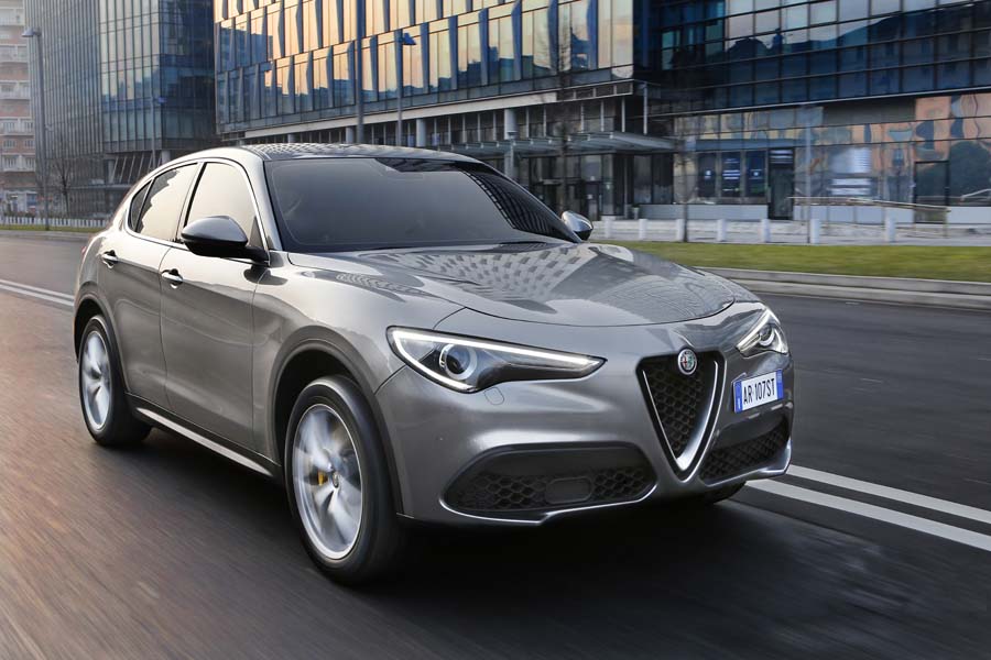 Car Reviews | Alfa Romeo Stelvio 2.0 Petrol Q4 | CompleteCar.ie