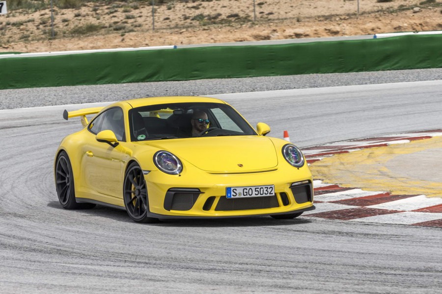 Car Reviews | Porsche 911 GT3 manual | CompleteCar.ie