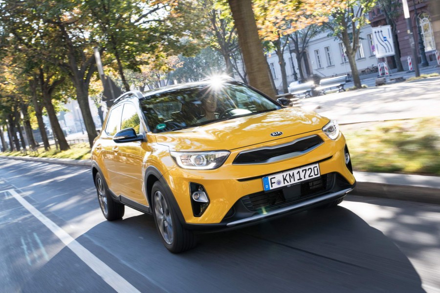 Car Reviews | Kia Stonic 1.4 petrol | CompleteCar.ie