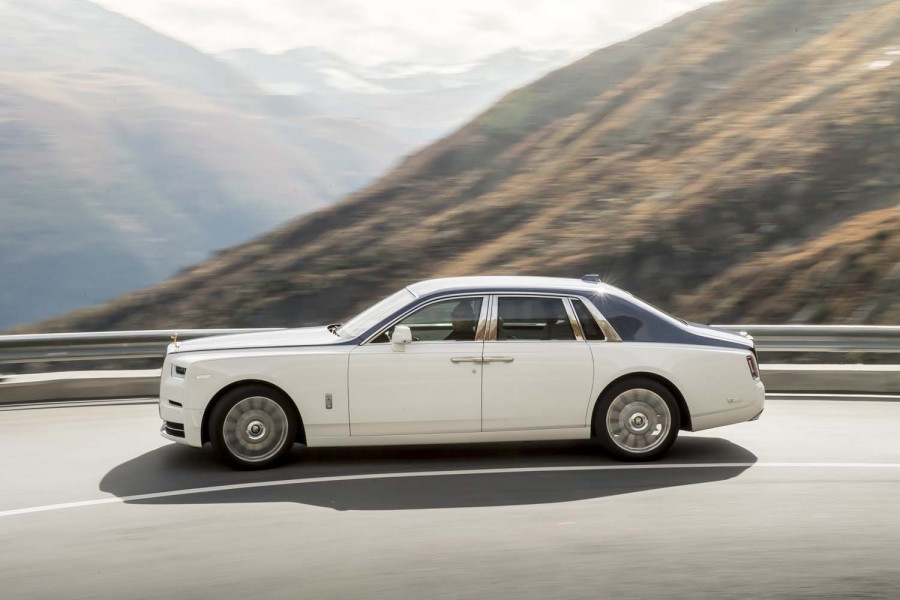 Car Reviews | Rolls-Royce Phantom | CompleteCar.ie