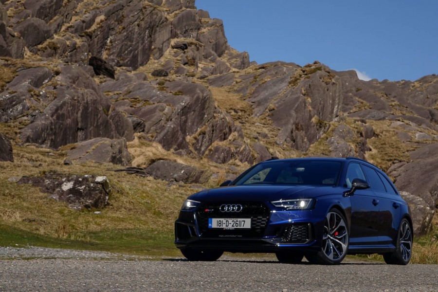 Car Reviews | Audi RS 4 Avant | CompleteCar.ie
