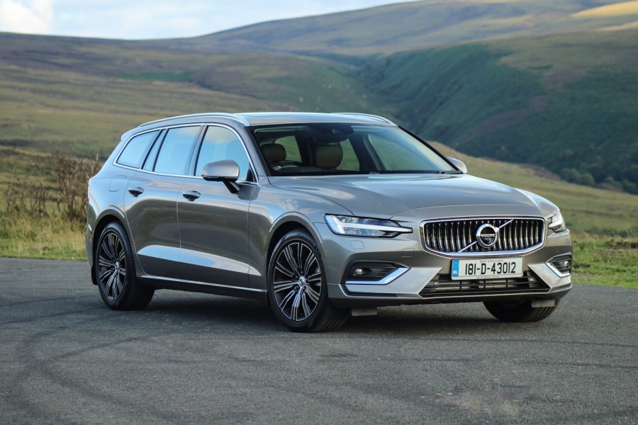 Car Reviews | Volvo V60 D4 | CompleteCar.ie