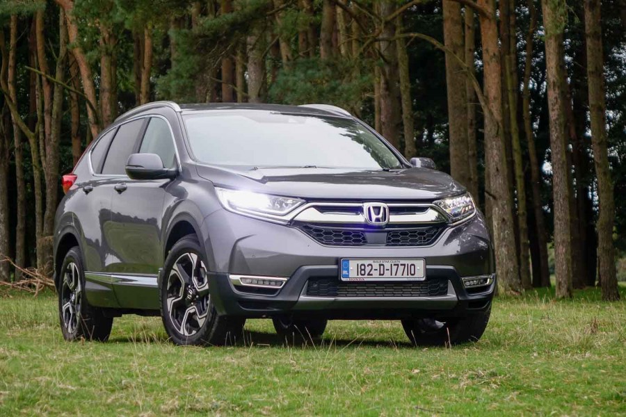 Car Reviews | Honda CR-V 1.5 VTEC Turbo petrol 4x4 (2018) | CompleteCar.ie