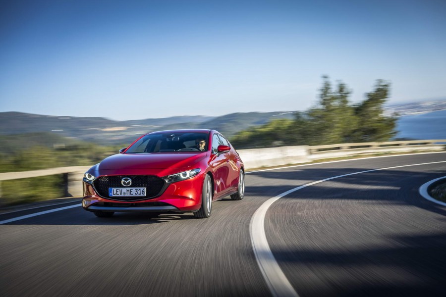 Car Reviews | Mazda 3 1.8 SkyActiv-D diesel (2019) | CompleteCar.ie