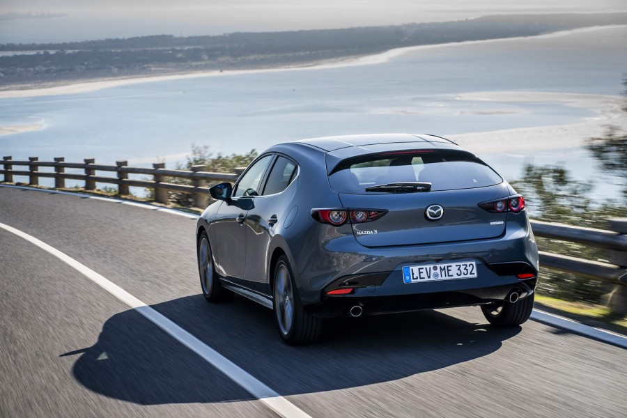 Car Reviews | Mazda 3 2.0 SkyActiv-G M-Hybrid (2019) | CompleteCar.ie