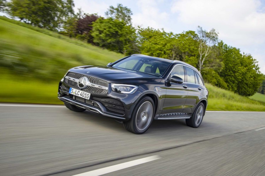 Car Reviews | Mercedes-Benz GLC 300 d diesel (2020) | CompleteCar.ie