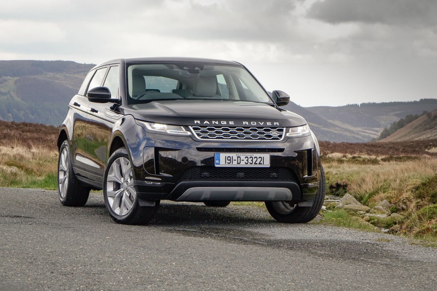 Car Reviews | Range Rover Evoque 2.0 D 150 AWD (2019) | CompleteCar.ie