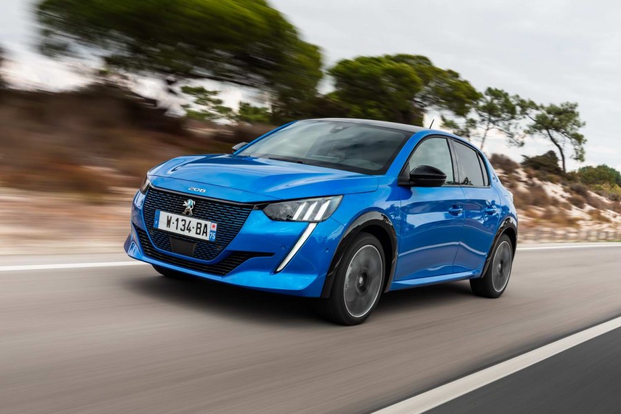 Car Reviews | Peugeot e-208 (2020) | CompleteCar.ie