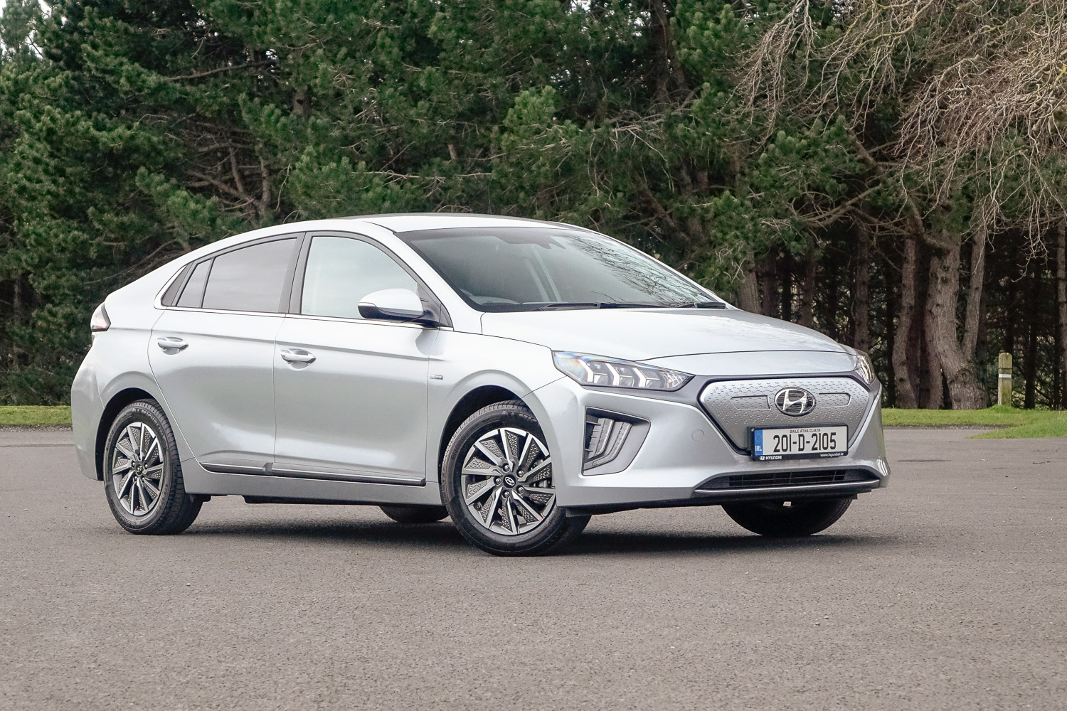 Car Reviews | Hyundai Ioniq Electric (2020) | CompleteCar.ie