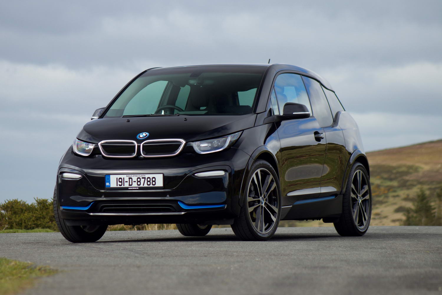 Car Reviews | BMW i3s 120Ah (2019) | CompleteCar.ie